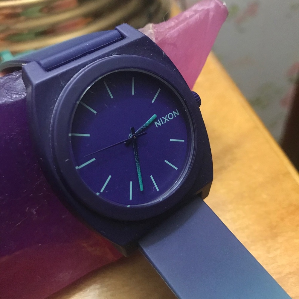 Nixon Minimal Watch